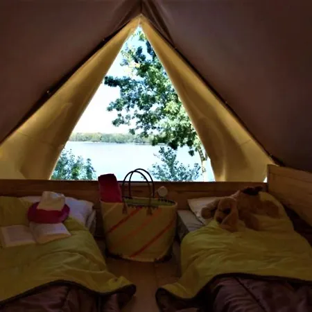 Kamp alanı Camping Le Lac Bleu 3*