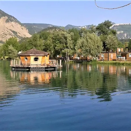 Kamp alanı Camping Le Lac Bleu