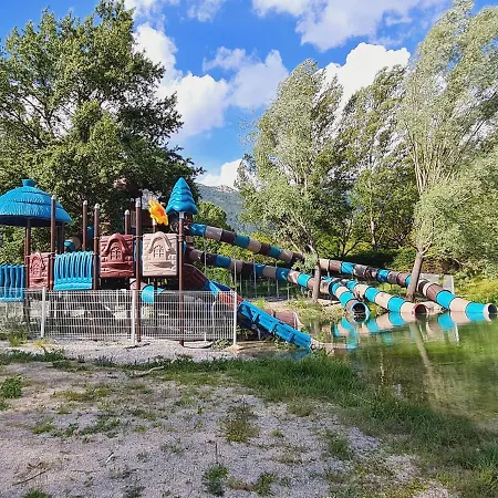 Kamp alanı Camping Le Lac Bleu 3*