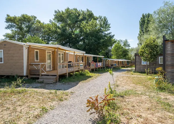 Κάμπινγκ Camping Le Lac Bleu 3*