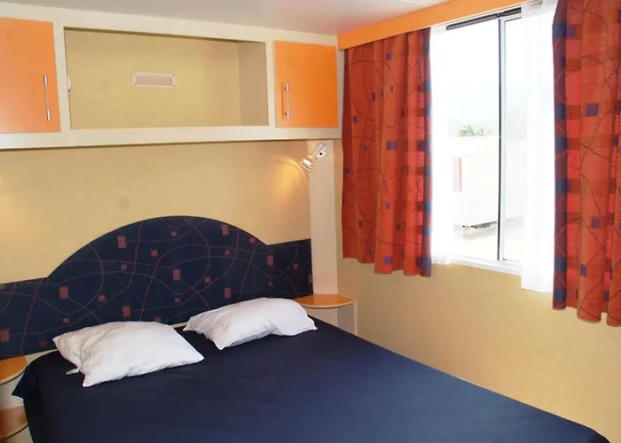 Κάμπινγκ Camping Le Lac Bleu 3*