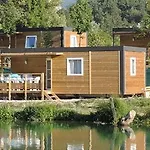 Camping Le Lac Bleu Кемпинг