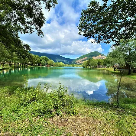 Camping Le Lac Bleu مكان تخييم Châtillon-en-Diois